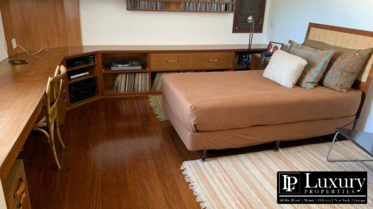 Imagem Casa com 5 Quartos à Venda, em Pacaembu - São Paulo Imagem Casa com 5 Quartos à Venda, em Pacaembu - São Paulo
