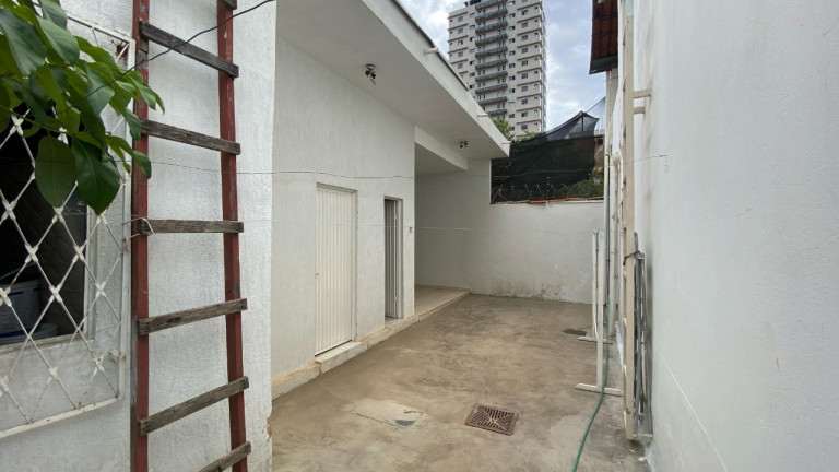 Imagem Casa com 6 Quartos à Venda, 300 m² em Cândida Câmara - Montes Claros