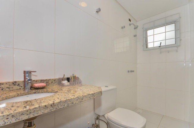 Imagem Casa com 3 Quartos à Venda, 236 m² em Vista Alegre - Curitiba Imagem Casa com 3 Quartos à Venda, 236 m² em Vista Alegre - Curitiba