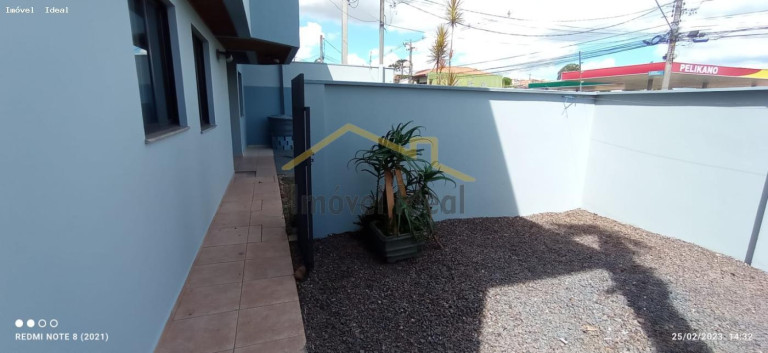 Imagem Casa com 3 Quartos à Venda, 180 m² em Boqueirão - Curitiba Imagem Casa com 3 Quartos à Venda, 180 m² em Boqueirão - Curitiba