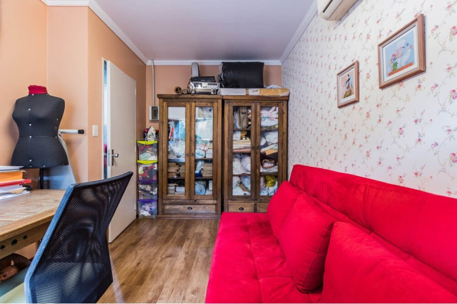 Imagem Casa com 3 Quartos à Venda, 212 m² em Jardim Sabará - Porto Alegre Imagem Casa com 3 Quartos à Venda, 212 m² em Jardim Sabará - Porto Alegre