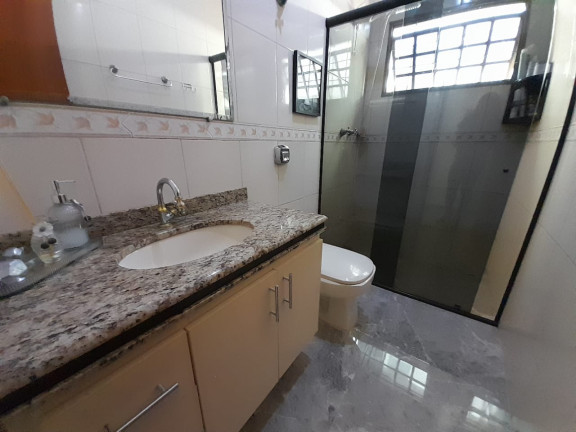 Imagem Casa com 3 Quartos à Venda, 360 m² em Cabral - Contagem