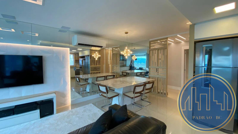 Imagem Apartamento com 3 Quartos à Venda, 136 m² em Centro - Balneário Camboriú Imagem Apartamento com 3 Quartos à Venda, 136 m² em Centro - Balneário Camboriú