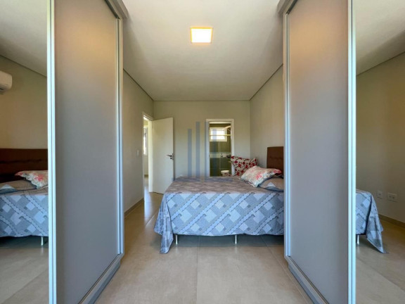 Imagem Casa com 3 Quartos à Venda, 137 m² em Tomazetti - Santa Maria