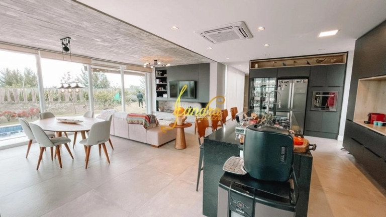 Imagem Casa de Condomínio com 3 Quartos à Venda, 300 m² em Remanso - Xangri-la
