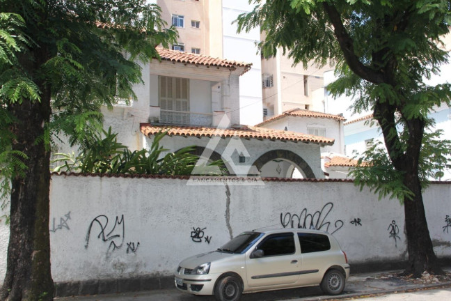Imagem Casa com 6 Quartos à Venda, 450 m² em Vila Isabel - Rio De Janeiro Imagem Casa com 6 Quartos à Venda, 450 m² em Vila Isabel - Rio De Janeiro