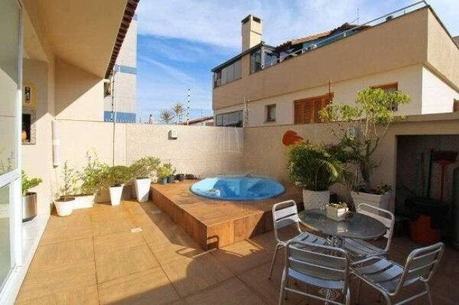 Imagem Casa com 4 Quartos à Venda, 285 m² em Jardim Itu - Porto Alegre