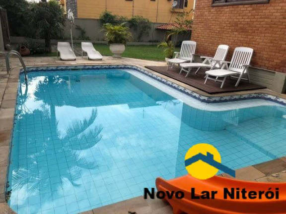 Casa com 5 Quartos à Venda, 350 m² em Camboinhas - Niterói