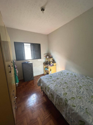 Imagem Casa com 3 Quartos à Venda, 250 m²