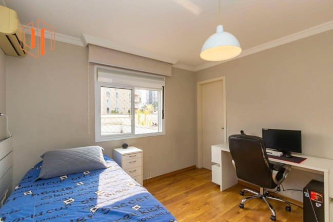 Imagem Casa com 5 Quartos à Venda, 370 m² em Ahú - Curitiba