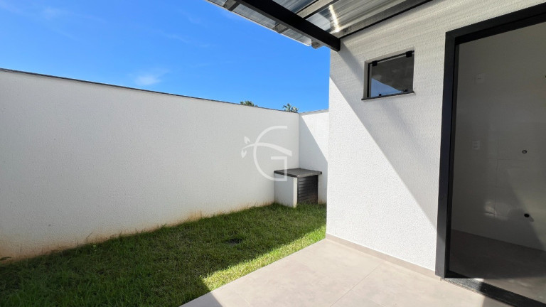 Imagem Casa com 3 Quartos à Venda, em Vila Nova - Joinville Imagem Casa com 3 Quartos à Venda, em Vila Nova - Joinville