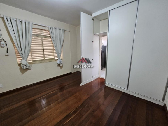 Casa com 6 Quartos para Alugar, 395 m² em Horto - Ipatinga