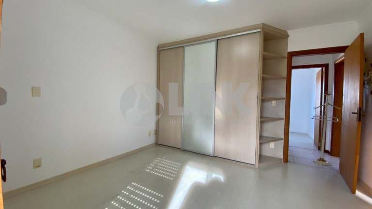Imagem Imóvel com 2 Quartos à Venda, 186 m² em Jardim Itu - Porto Alegre Imagem Imóvel com 2 Quartos à Venda, 186 m² em Jardim Itu - Porto Alegre