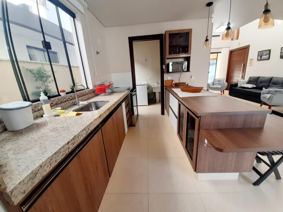 Imagem Sobrado com 3 Quartos à Venda, 284 m² em Centro - Balneário Piçarras