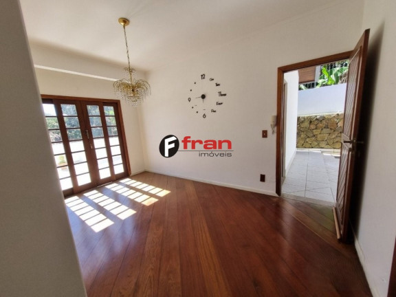 Imagem Casa com 6 Quartos à Venda, 291 m² em Córrego Grande - Florianópolis