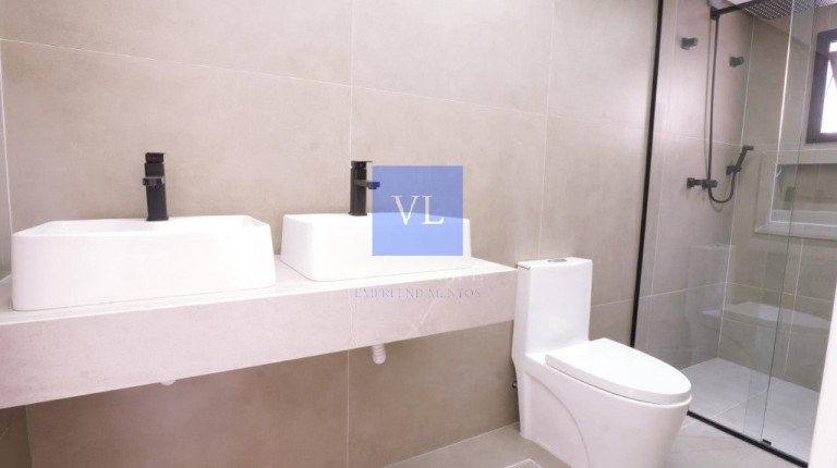 Imagem Casa com 4 Quartos à Venda, 190 m² em Santa Cândida - Curitiba