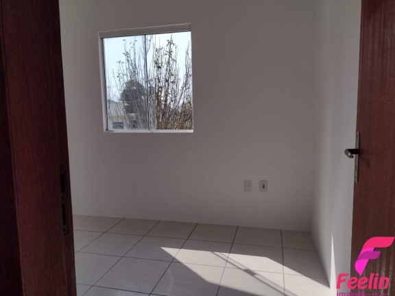 Imagem Casa com 2 Quartos à Venda, 120 m² em Rio Tavares - Florianópolis