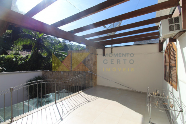 Imagem Casa com 3 Quartos à Venda, 650 m² em Valparaíso - Blumenau Imagem Casa com 3 Quartos à Venda, 650 m² em Valparaíso - Blumenau
