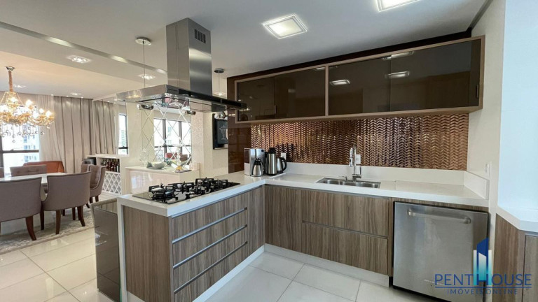 Imagem Apartamento com 3 Quartos à Venda, 130 m² em Centro - Balneário Camboriú Imagem Apartamento com 3 Quartos à Venda, 130 m² em Centro - Balneário Camboriú