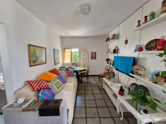 Apartamento com 2 Quartos à Venda, 70 m² em Amaralina - Salvador