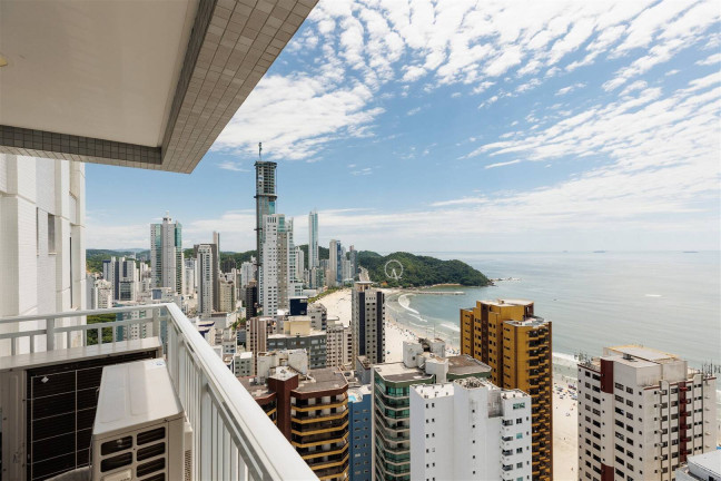 Imagem Apartamento com 3 Quartos à Venda, 167 m² em Centro - Balneário Camboriú