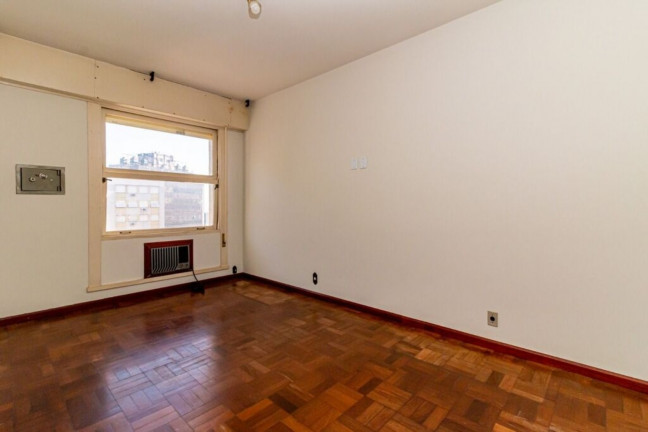 Imagem Imóvel com 3 Quartos à Venda, 139 m² em Centro Histórico - Porto Alegre Imagem Imóvel com 3 Quartos à Venda, 139 m² em Centro Histórico - Porto Alegre