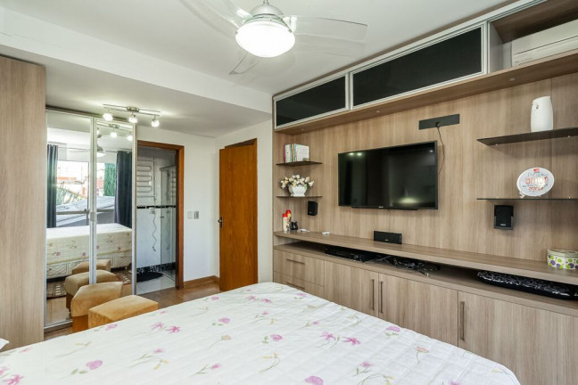 Imagem Casa com 4 Quartos à Venda, 288 m² em Jardim Itu - Porto Alegre
