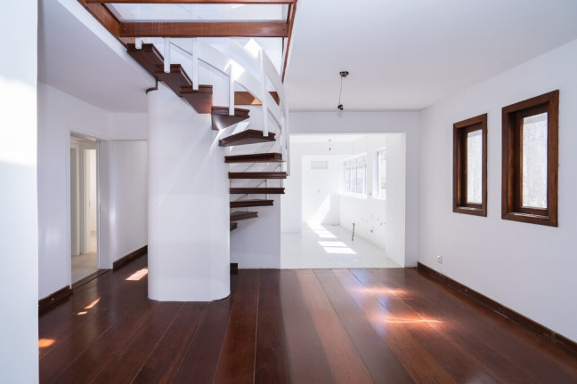 Imagem Cobertura com 3 Quartos à Venda, 244 m² em Auxiliadora - Porto Alegre