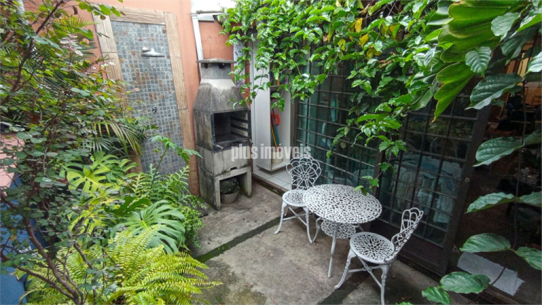 Imagem Casa com 2 Quartos à Venda, 130 m² em Vila Madalena - São Paulo Imagem Casa com 2 Quartos à Venda, 130 m² em Vila Madalena - São Paulo