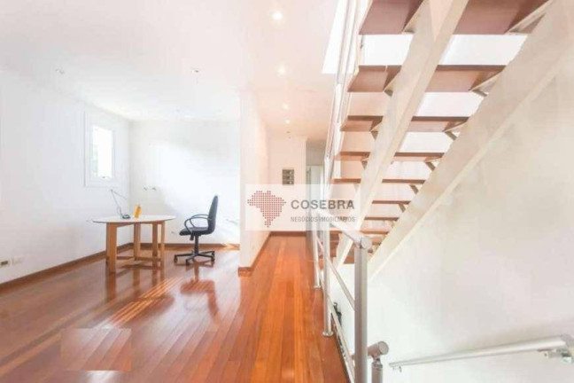 Sobrado com 4 Quartos à Venda, 258 m² em Moema - São Paulo
