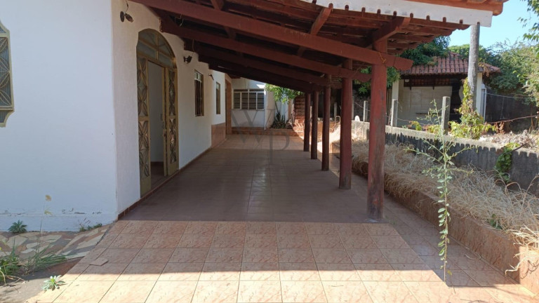 Imagem Casa com 3 Quartos à Venda, 292 m² em Jardim Europa - Goiânia