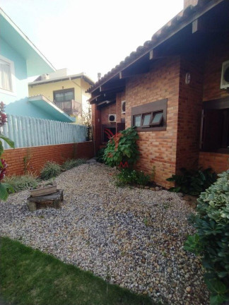Imagem Casa com 3 Quartos à Venda, 250 m² em Itacolomi - Balneário Piçarras Imagem Casa com 3 Quartos à Venda, 250 m² em Itacolomi - Balneário Piçarras