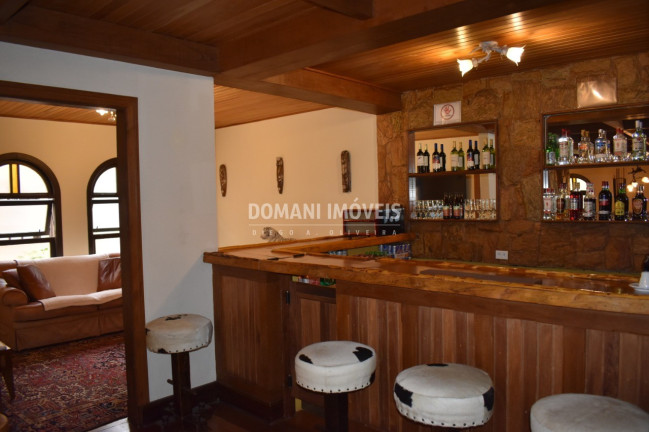 Imagem Imóvel com 24 Quartos à Venda, 1.741 m² em Região De Capivari - Campos Do Jordão