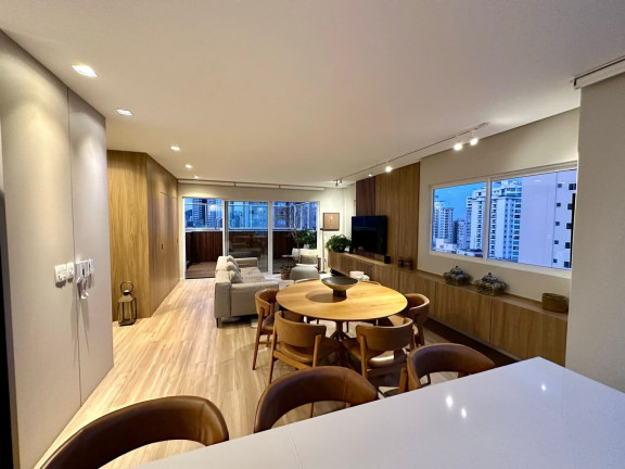 Imagem Cobertura com 4 Quartos à Venda, 240 m² em Centro - Balneário Camboriú Imagem Cobertura com 4 Quartos à Venda, 240 m² em Centro - Balneário Camboriú