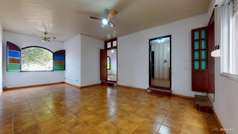 Imagem Imóvel com 4 Quartos à Venda, em Guarujá - Porto Alegre Imagem Imóvel com 4 Quartos à Venda, em Guarujá - Porto Alegre