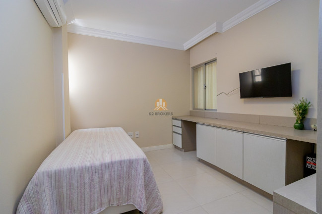 Imagem Imóvel com 4 Quartos à Venda, 112 m² em Centro - Balneário Camboriú Imagem Imóvel com 4 Quartos à Venda, 112 m² em Centro - Balneário Camboriú