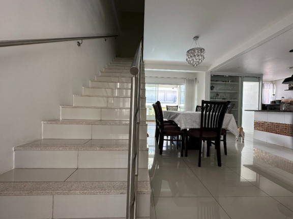 Imagem Casa com 3 Quartos à Venda, 310 m² em Jardim Atlântico - Florianópolis Imagem Casa com 3 Quartos à Venda, 310 m² em Jardim Atlântico - Florianópolis