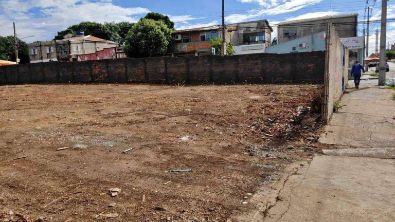 Imagem Terreno à Venda, 1.500 m² em Cuiabá Imagem Terreno à Venda, 1.500 m² em Cuiabá