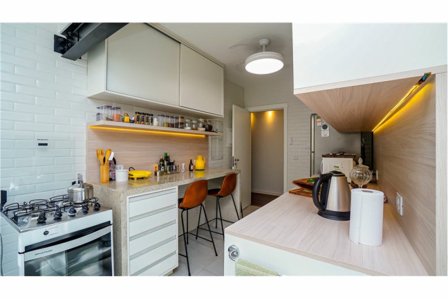 Imagem Apartamento com 3 Quartos à Venda, 103 m² em Petrópolis - Porto Alegre Imagem Apartamento com 3 Quartos à Venda, 103 m² em Petrópolis - Porto Alegre