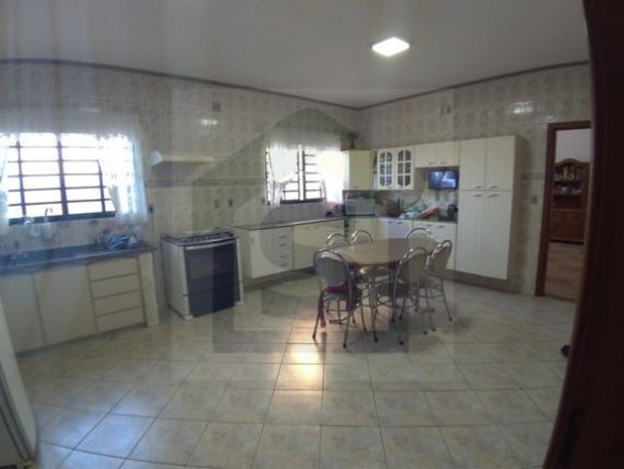 Imagem Casa com 5 Quartos à Venda, 200 m² em Vila São Lúcio - Botucatu