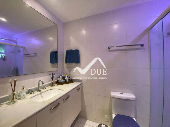 Imagem Apartamento com 3 Quartos à Venda, 227 m² em Embaré - Santos