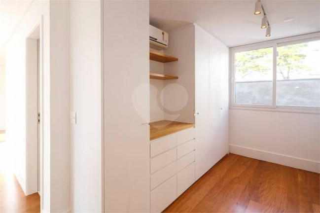 Imagem Casa com 3 Quartos à Venda, 220 m² em Campo Belo - São Paulo