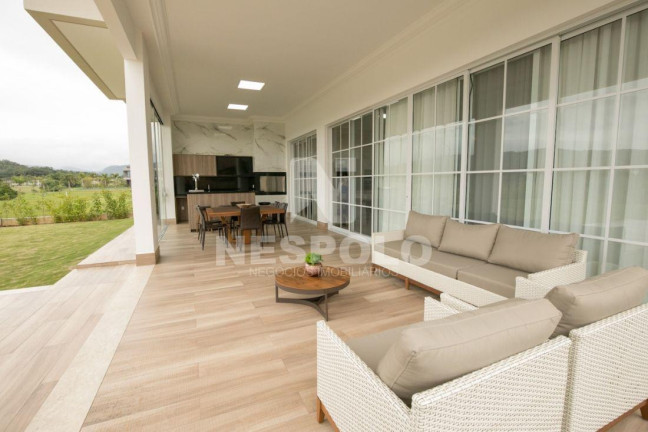 Imagem Casa à Venda, 550 m² em Centro - Camboriu Imagem Casa à Venda, 550 m² em Centro - Camboriu