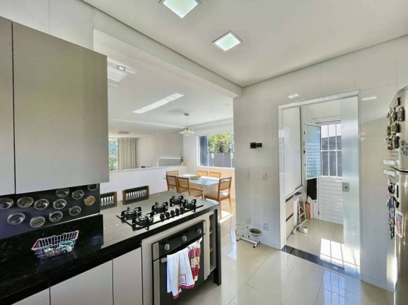 Imagem Casa com 3 Quartos à Venda, 301 m² em Pitas - Cotia Imagem Casa com 3 Quartos à Venda, 301 m² em Pitas - Cotia