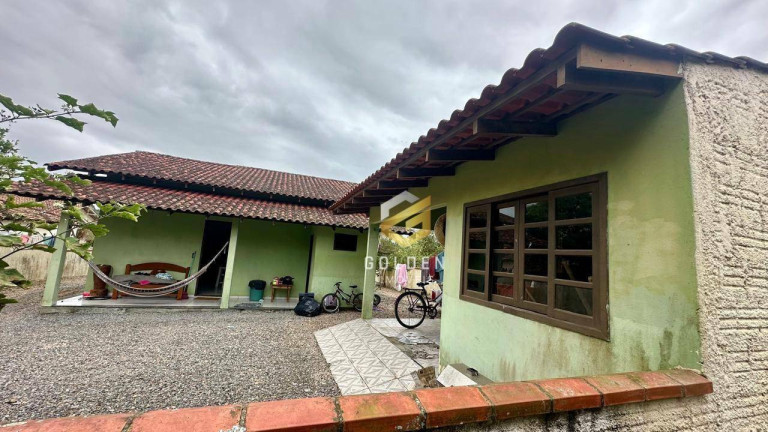 Imagem Casa com 2 Quartos à Venda, 90 m² em Centro - Canelinha
