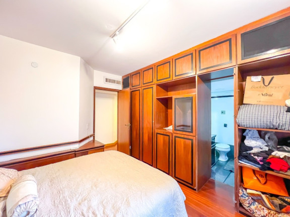 Imagem Imóvel com 3 Quartos à Venda, 240 m² em Moinhos De Vento - Porto Alegre