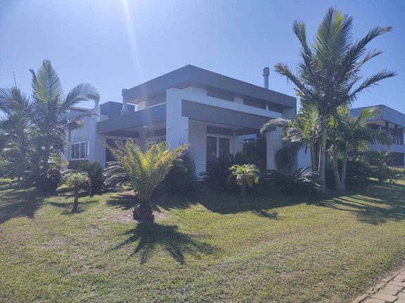 Imagem Casa com 3 Quartos à Venda,  em Atlântida Sul - Osório
