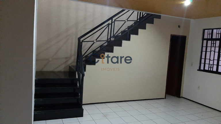 Imagem Casa com 3 Quartos à Venda, 225 m² em Cidade Dos Funcionários - Fortaleza Imagem Casa com 3 Quartos à Venda, 225 m² em Cidade Dos Funcionários - Fortaleza