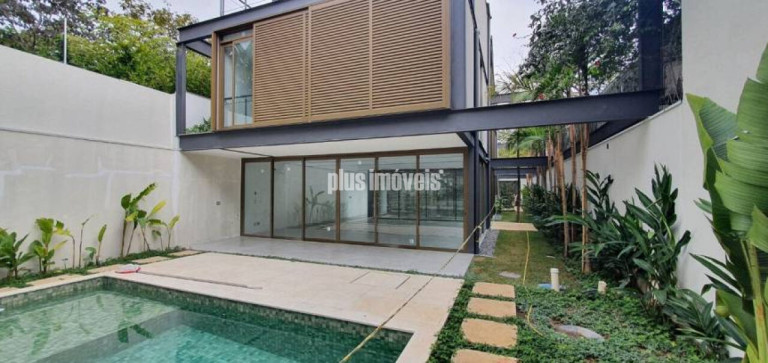Casa com 4 Quartos à Venda, 380 m² em Jardim Paulista - São Paulo