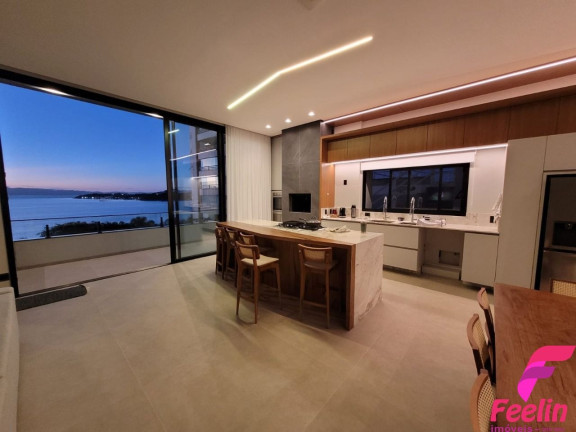 Casa com 3 Quartos à Venda, 405 m² em João Paulo - Florianópolis